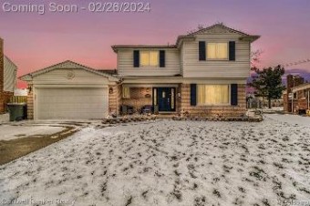 8702 Mary Ann Drive Sterling Heights, MI 48312