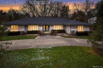 38111 Saddle Lane Clinton Township, MI 48036