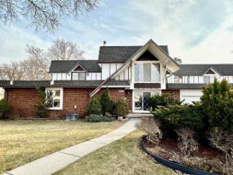 32657 Barclay Square Warren, MI 48093