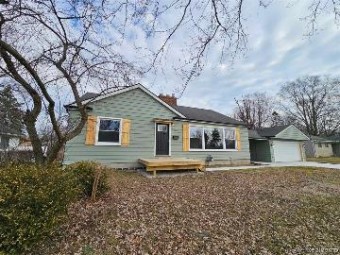 19767 Woodland Street Harper Woods, MI 48225