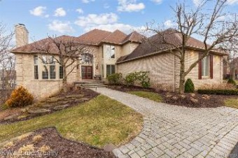 6787 Charing Crossing West Bloomfield, MI 48322