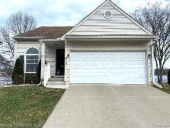 653 Holly Point Fenton, MI 48430