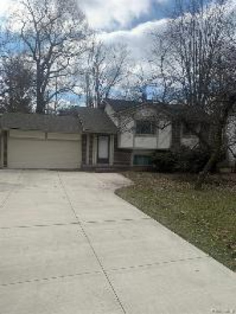 1347 Ruby Avenue Rochester Hills, MI 48309