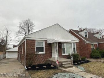 20308 Roscommon Street Harper Woods, MI 48225