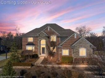 52860 Willowbrook Drive South Lyon, MI 48178