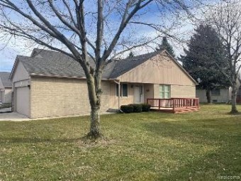 23568 Northport Drive Clinton Township, MI 48036