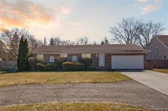 176 E Long Lake Road Troy, MI 48085