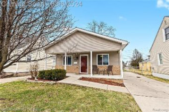 27328 Ridgewood Street Roseville, MI 48066