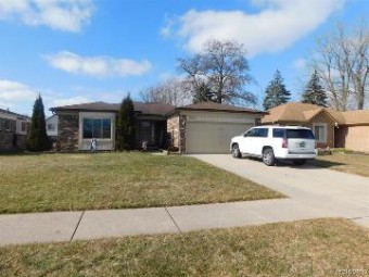 35141 Wright Circle Sterling Heights, MI 48310