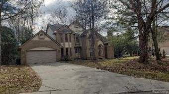 6017 Christina Drive West Bloomfield, MI 48324