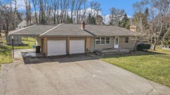 2190 Livernois Drive Howell, MI 48843