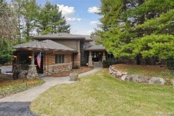 5330 River Ridge Drive Brighton, MI 48116