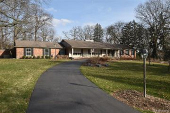 232 Harlan Drive Bloomfield Hills, MI 48304