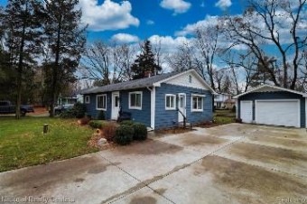 168 Oriole Street Commerce Township, MI 48382