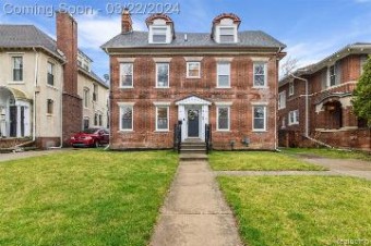 8167 La Salle Boulevard Detroit, MI 48206