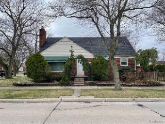 20951 Lancaster Street Harper Woods, MI 48225