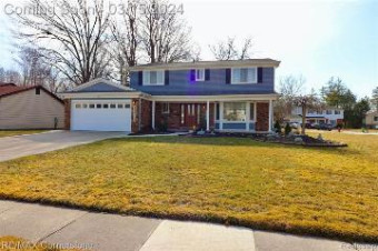 38715 Meadowlawn Street Wayne, MI 48184