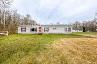 1713 Ditty Road Kimball, MI 48074