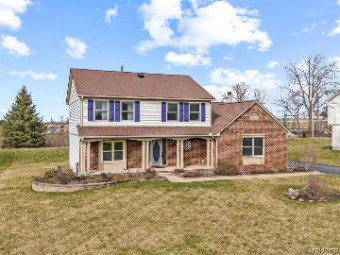 2104 Chestnut Circle Lake Orion, MI 48360