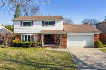 738 Briarcliff Drive Grosse Pointe Woods, MI 48236