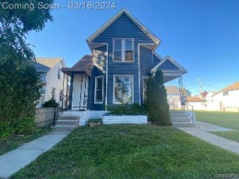 242 Ford Avenue Wyandotte, MI 48192