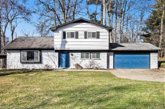 5703 Warbler Drive Clarkston, MI 48346