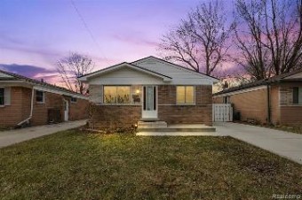 19582 Colman Street Clinton Township, MI 48035