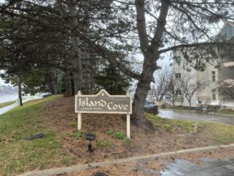 3270 Island Cove Drive 100 Waterford, MI 48328