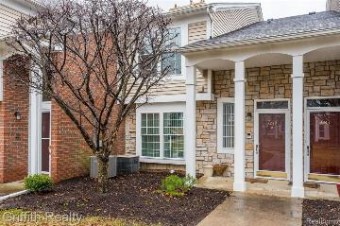 4249 Berkshire Drive Sterling Heights, MI 48314