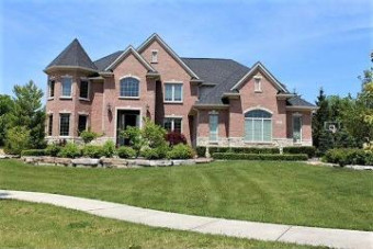 2544 Beachview Court Troy, MI 48098