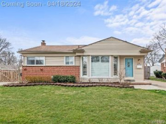 31725 Courtland Street Saint Clair Shores, MI 48082