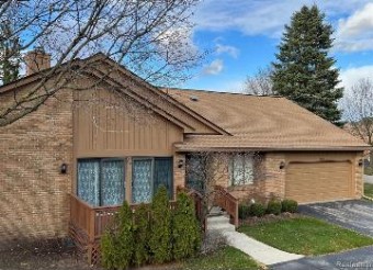 2218 London Bridge Rochester Hills, MI 48307