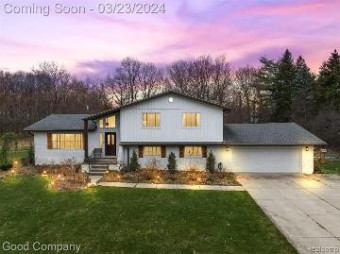 4948 Meadowbrook Lane Lake Orion, MI 48359