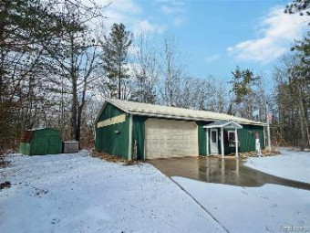 15516 E 638 Presque Isle, MI 49777