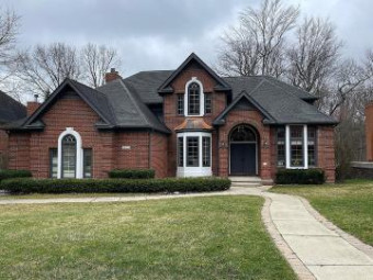 28719 Wintergreen Farmington Hills, MI 48331