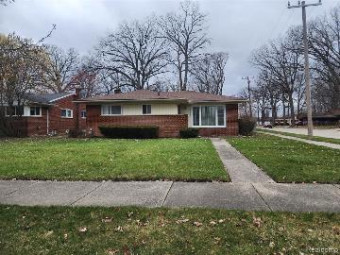 20841 Westhampton Street Oak Park, MI 48237