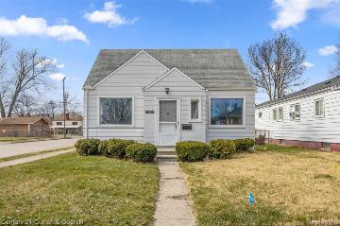 24803 Laetham Avenue Eastpointe, MI 48021