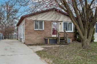 21275 Vermander Avenue Clinton Township, MI 48035