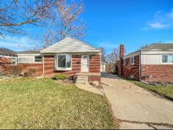 18253 Curtain Avenue Eastpointe, MI 48021