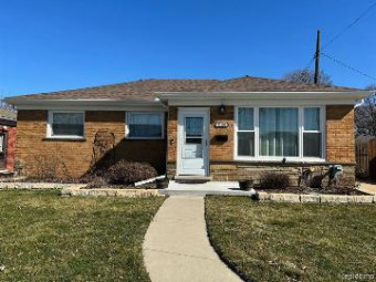 31100 Angeline Court W Saint Clair Shores, MI 48082