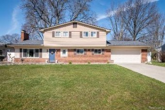 32350 Sprucewood Street Farmington Hills, MI 48334