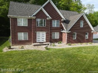 35523 Woodside Drive Richmond, MI 48062