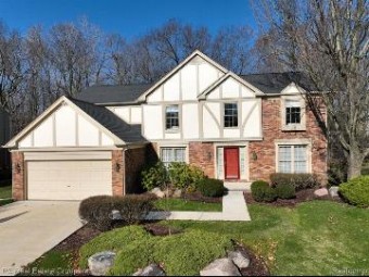 37981 Glengrove Drive Farmington Hills, MI 48331