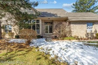 42817 Christina Drive Sterling Heights, MI 48313