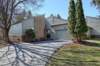 3591 Wabeek Lake Drive W Bloomfield Hills, MI 48302