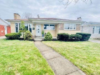 21208 Dorion Street Saint Clair Shores, MI 48082