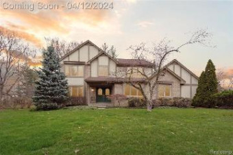 2223 Hickory Leaf Drive Rochester Hills, MI 48309