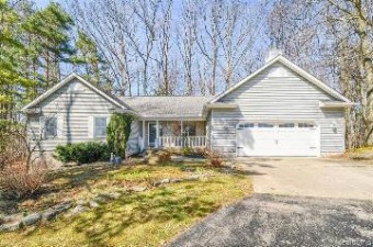 125 Pineview Drive Lapeer, MI 48446