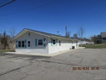 1678 Mayfield Road Lapeer, MI 48446