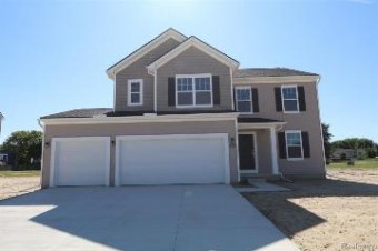 54438 Heron Cirlce Chesterfield Township, MI 48047